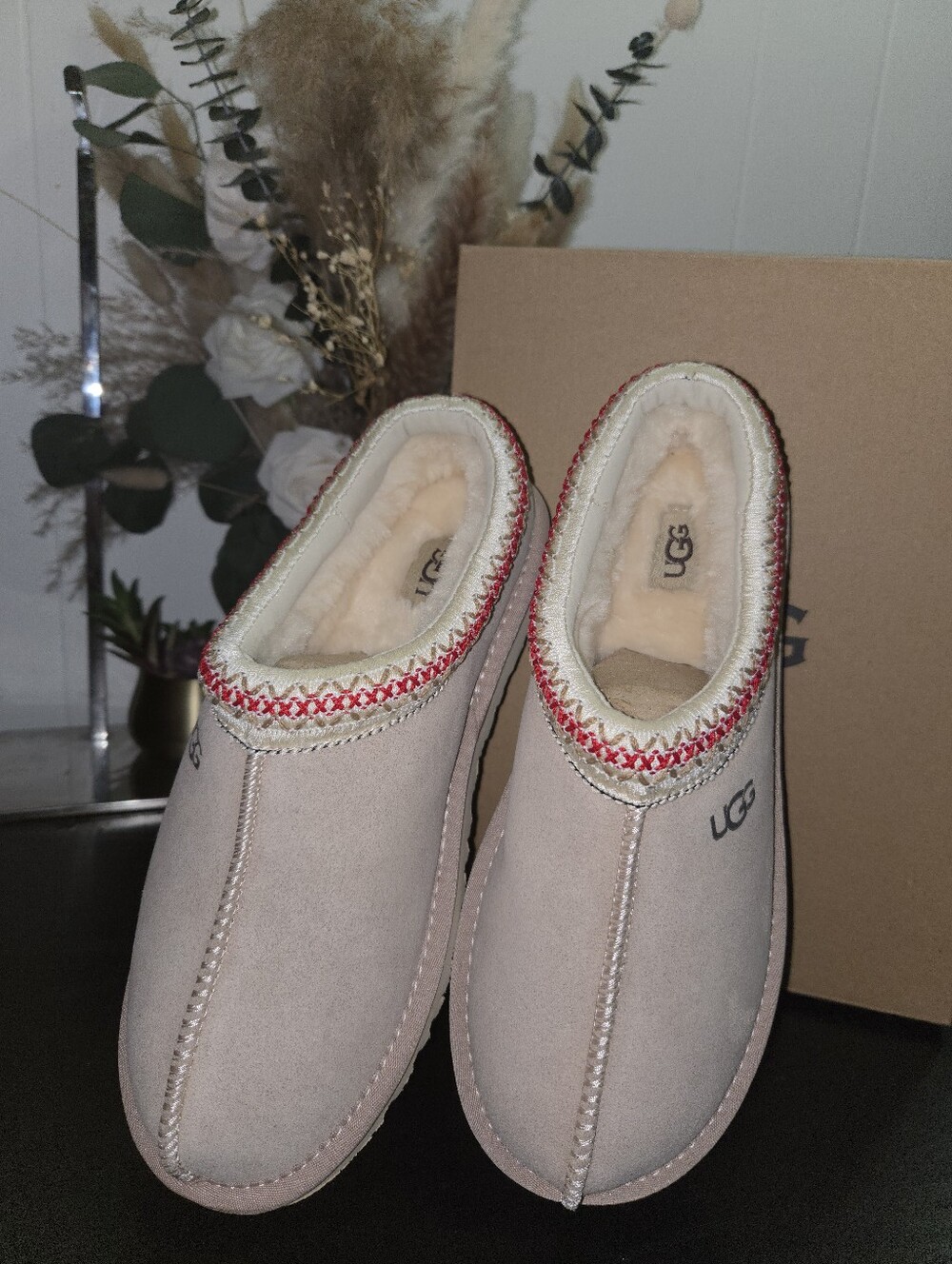 UGG Beige Cream Suede Slip-On Shearling Mule Size 8 - Picture 2 of 3